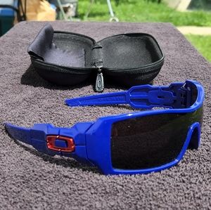 Oakley oil rig sunglasses with hard case